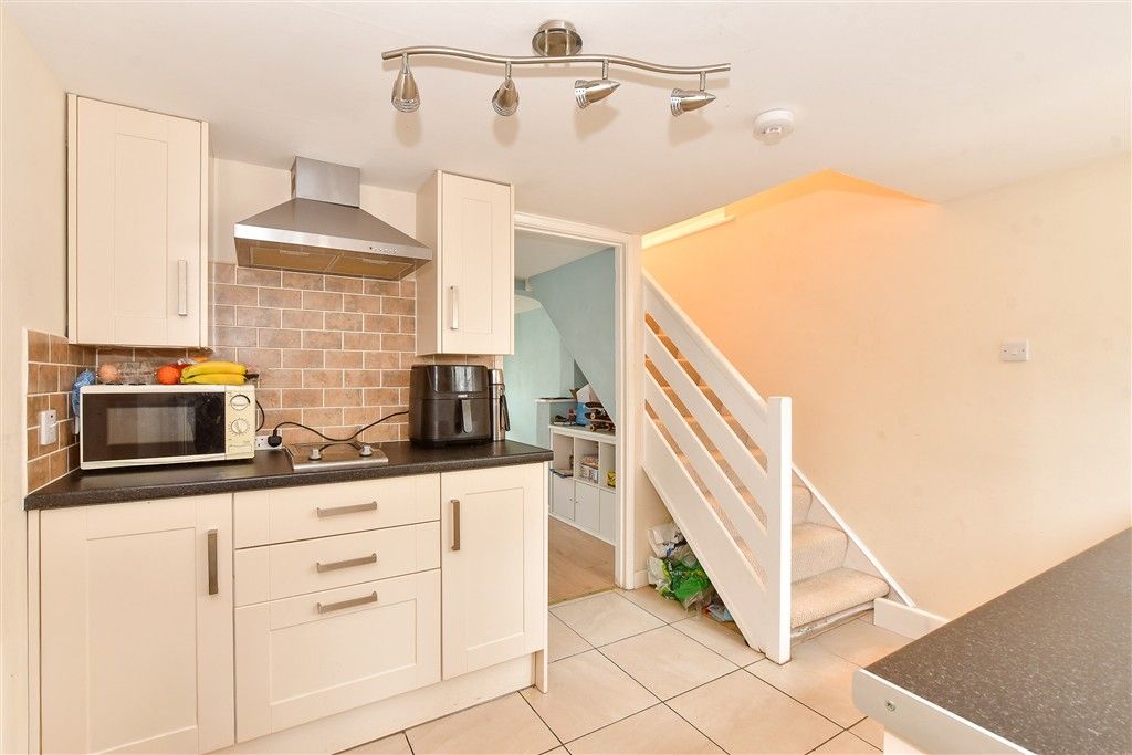 Property photo 2 of 9 Kitchen