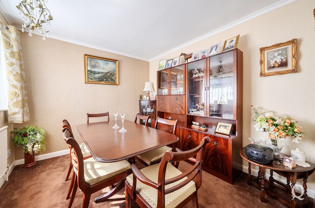 Property photo 2 of 18 Fb67064c-c536-48A...