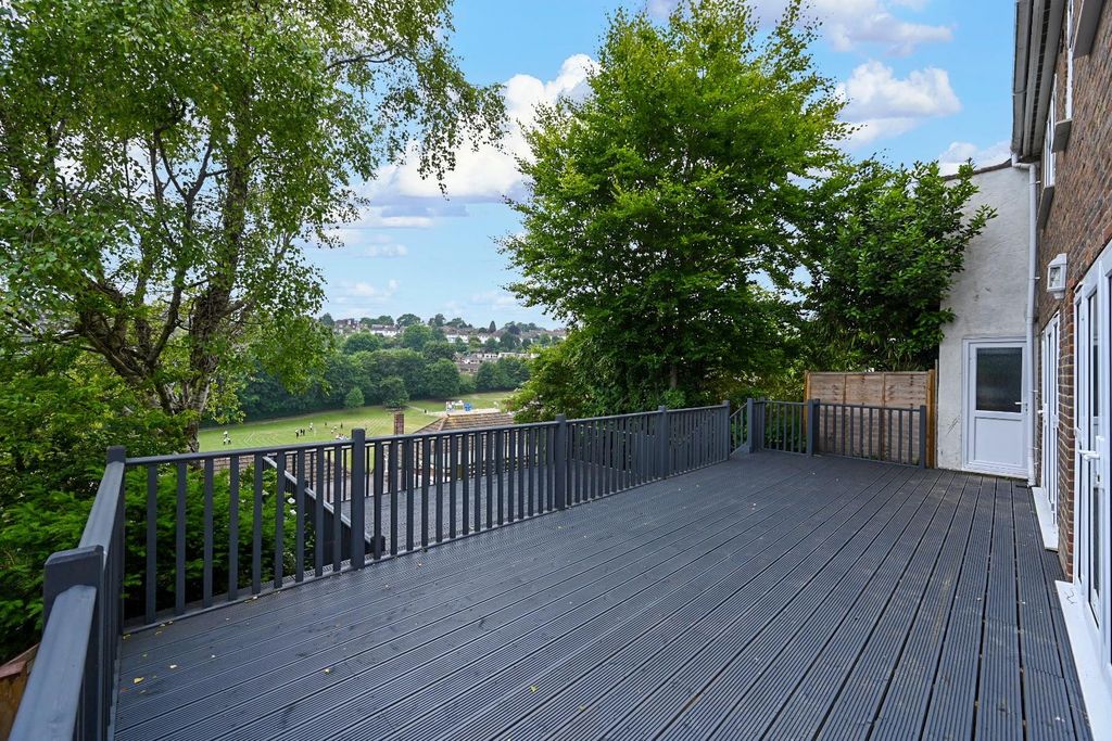 Property photo 2 of 28 4C9A12D4-Eb7C-49De-9945-37B9Ff6C8890.Jpg