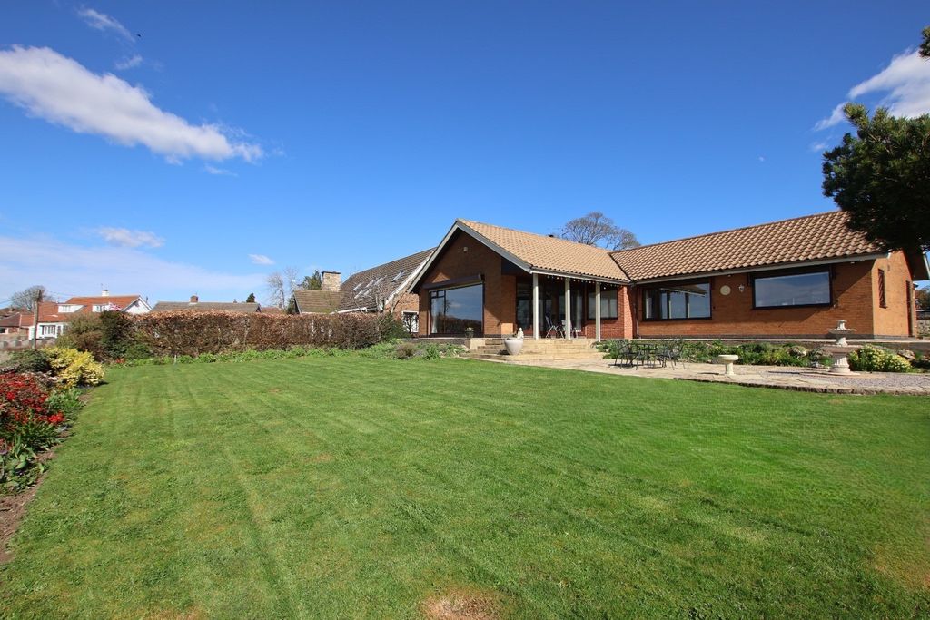 Property photo 2 of 30 5042663