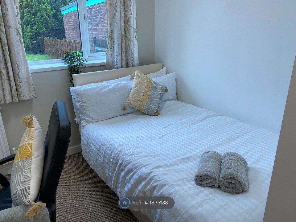 Property photo 2 of 15 Bedroom 3