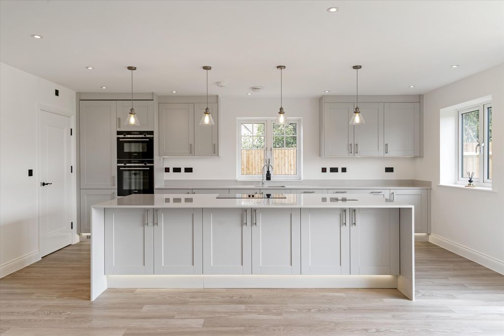 Property photo 3 of 31 Image