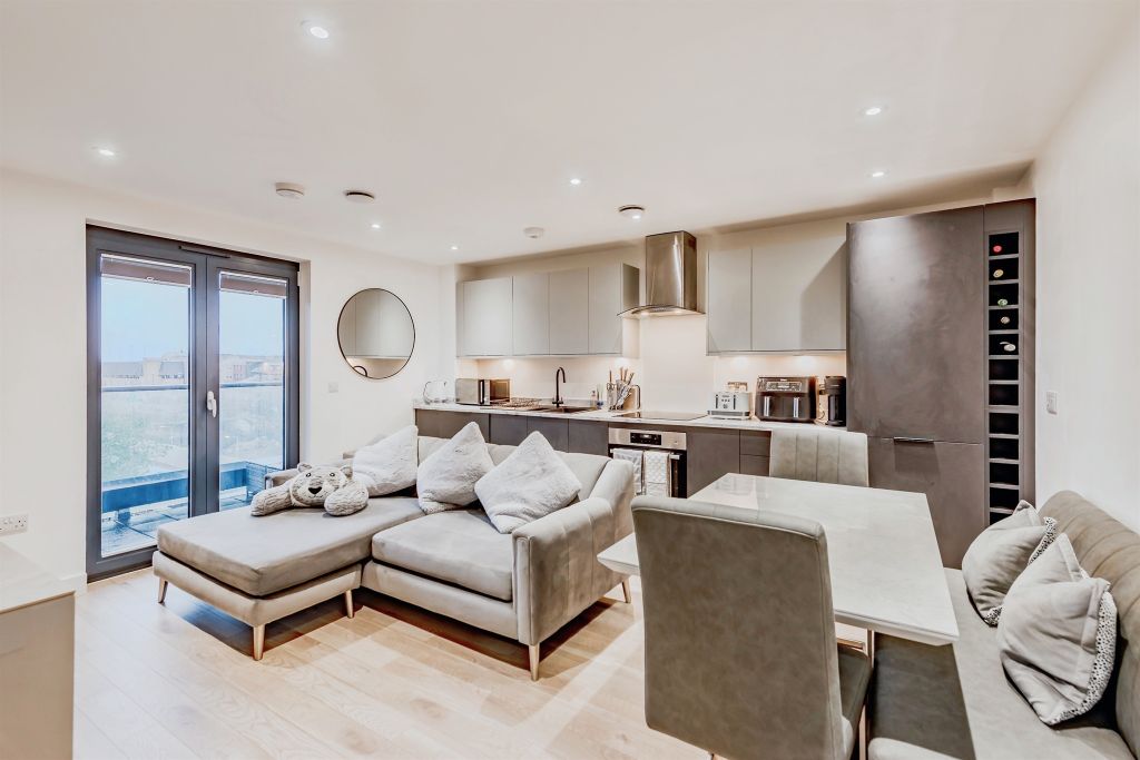 Property photo 2 of 13