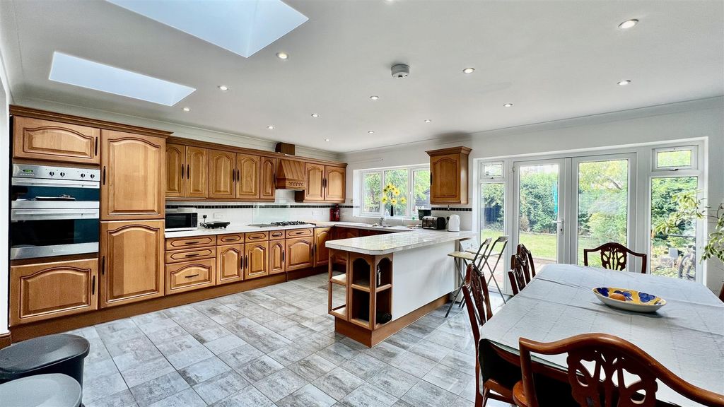Property photo 3 of 15 Kitchen/ Diner