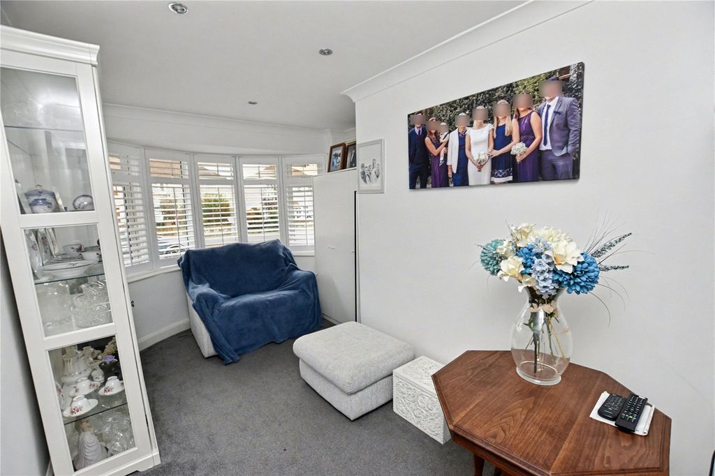 Property photo 3 of 19 Picture No. 16