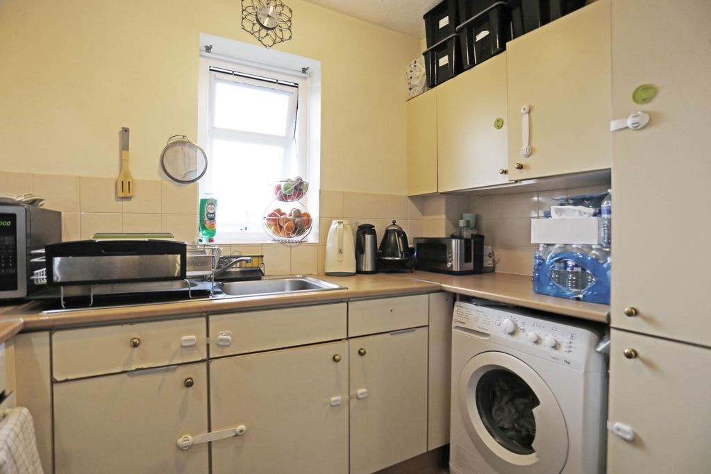 Property photo 3 of 8