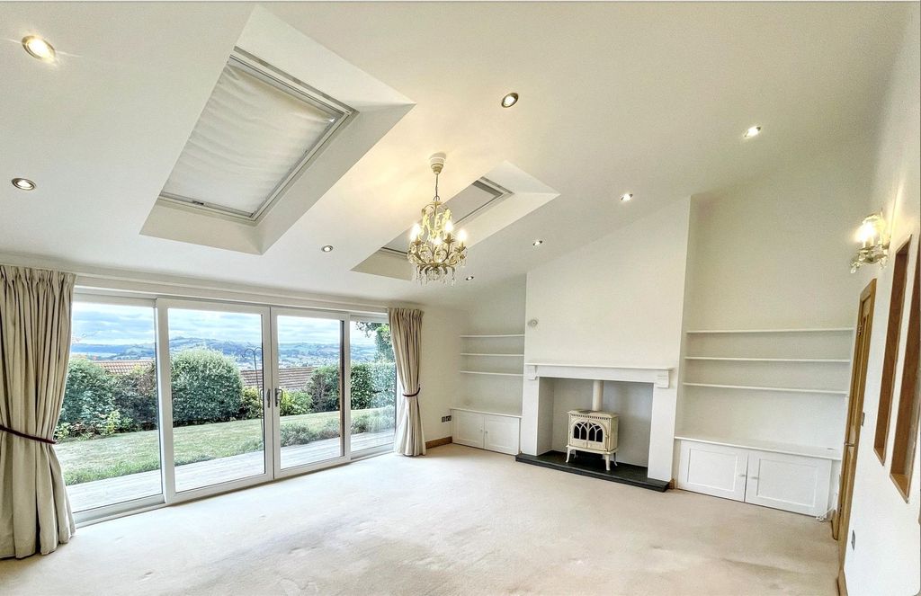 Property photo 3 of 39