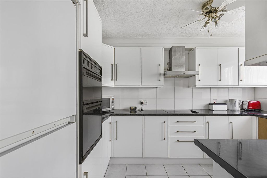 Property photo 2 of 22 14_35823.Jpg