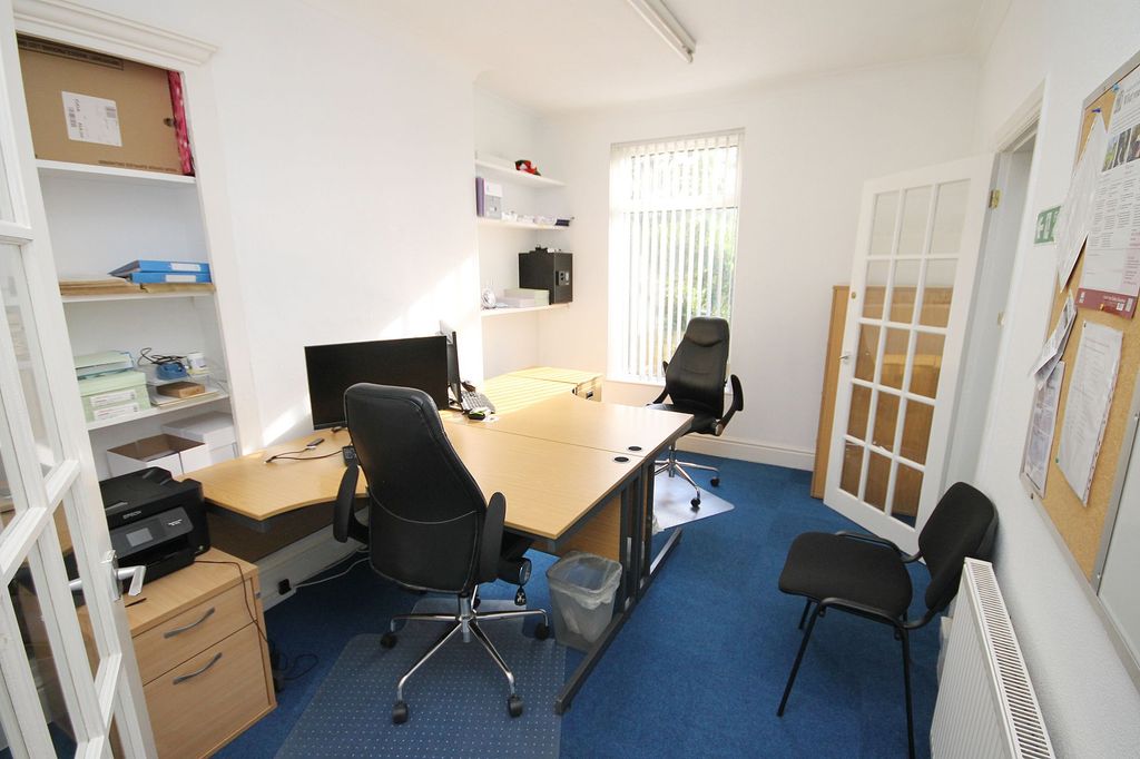 Property photo 3 of 11