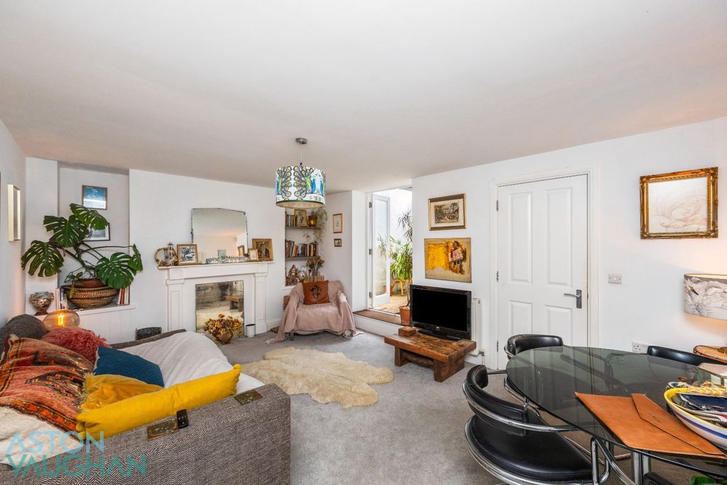 Property photo 2 of 12 4803361