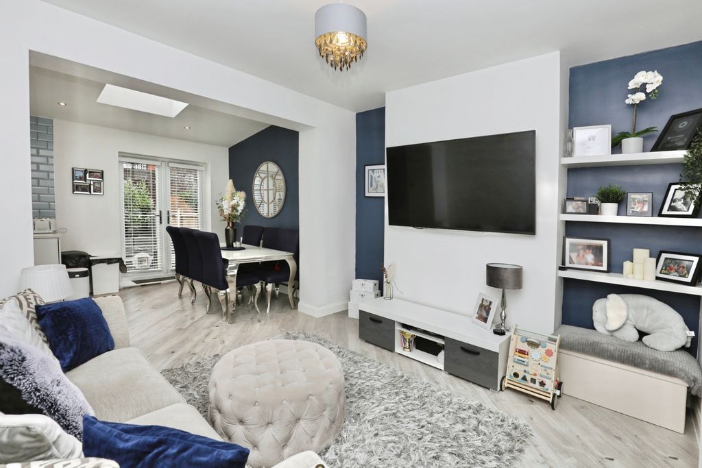 Property photo 3 of 15