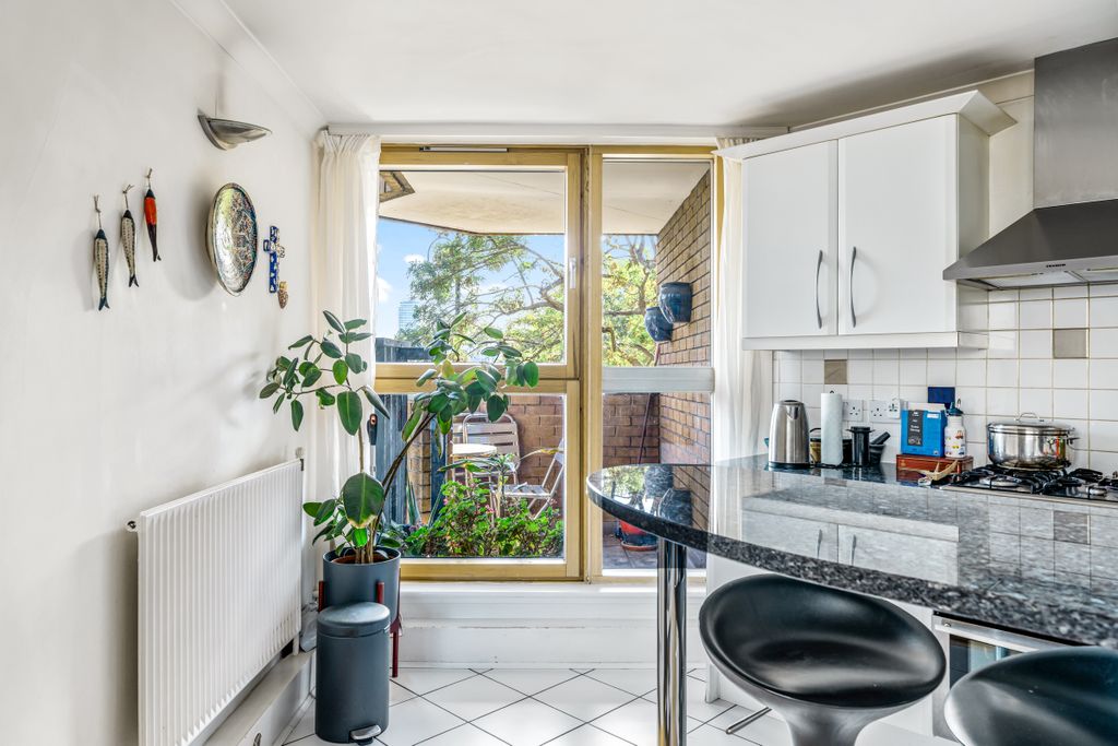 Property photo 2 of 10 1 Blantyre Walk, Sw10, Martin & Co, Web (12)