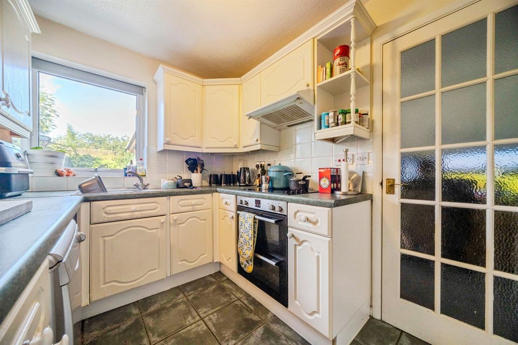 Property photo 3 of 19