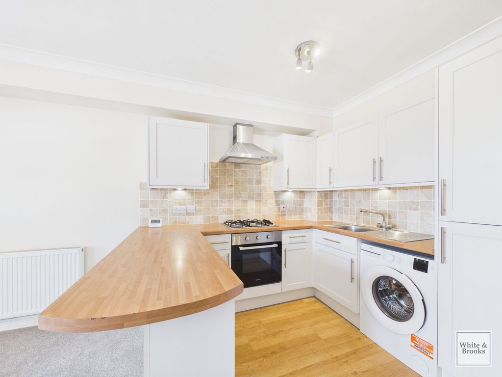 Property photo 3 of 12 Kitchen