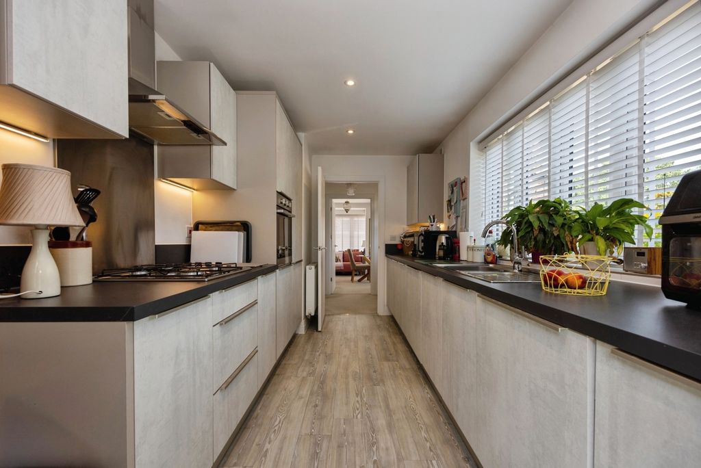 Property photo 3 of 19 Pbox-Img.Jpg