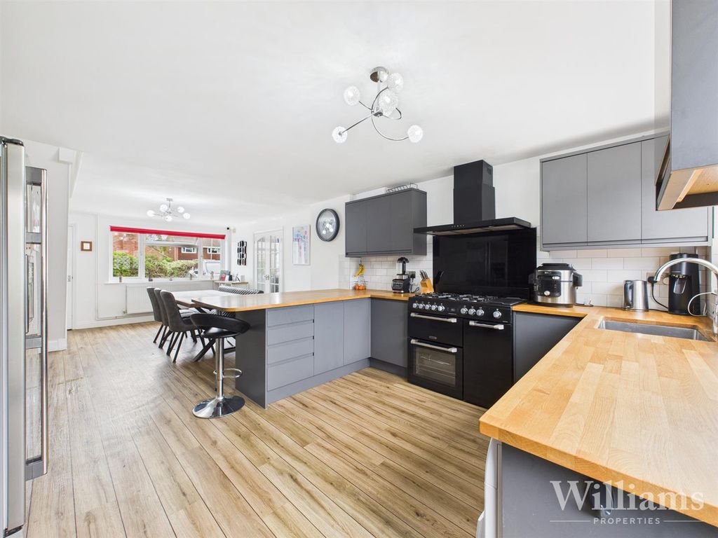 Property photo 2 of 16 Cam02861G0-Pr0480-Still013.Jpg