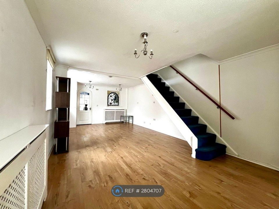 Property photo 3 of 8 Spacious Lounge / Diner &amp; Staircase