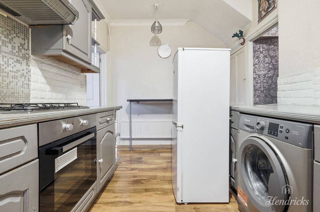 Property photo 3 of 20