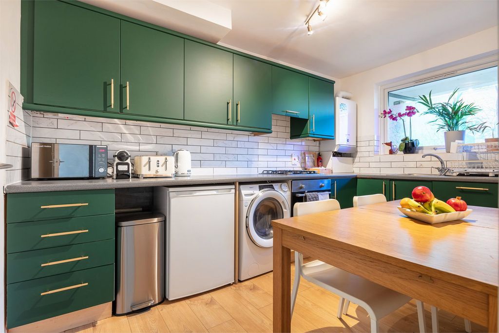 Property photo 3 of 26