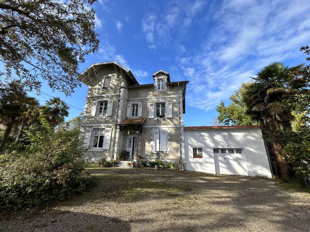 Property photo 1 of 17 Main Exterior View