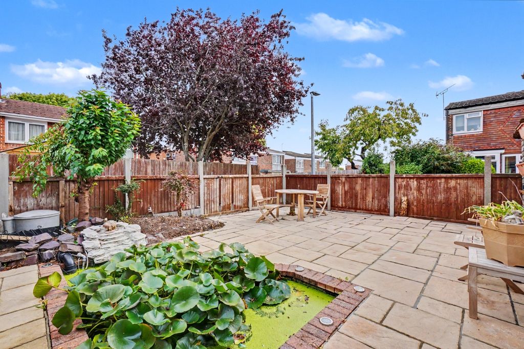 Property photo 2 of 18 5429443