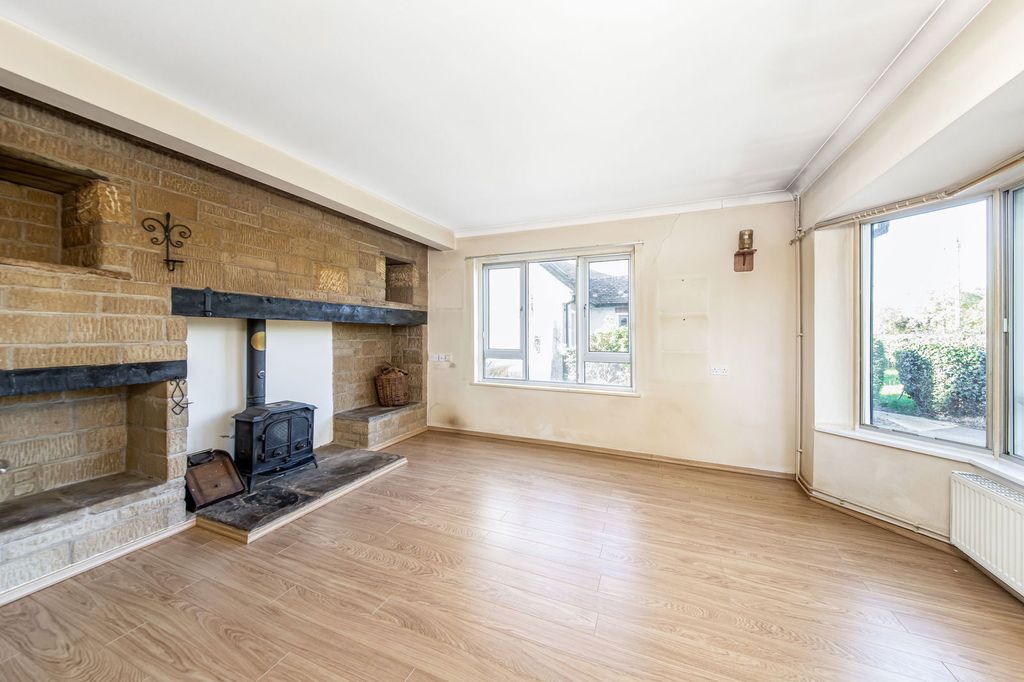 Property photo 2 of 25