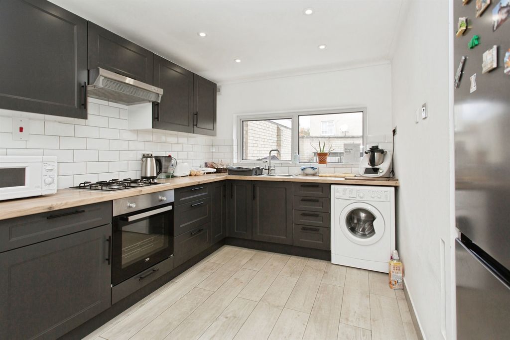 Property photo 2 of 16