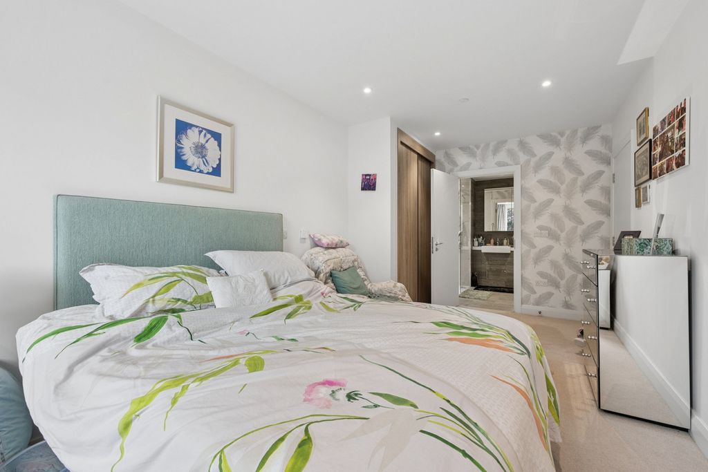 Additional image 9 of 3 bed flat for saleAlderley Road, Wilmslow SK9