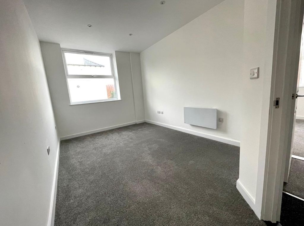 Property photo 2 of 5 Bedroom 1