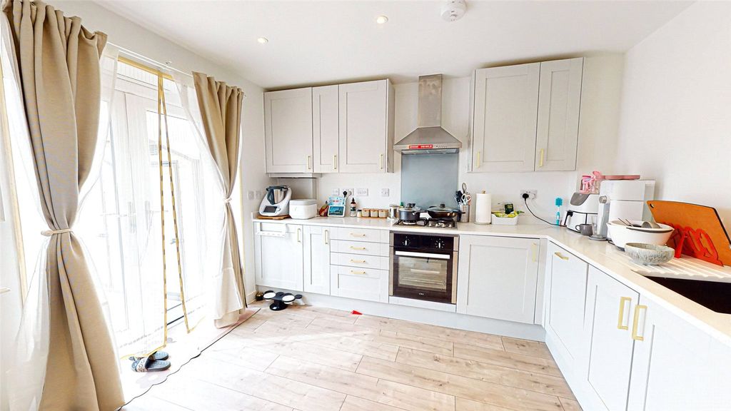 Property photo 2 of 18 Picture No. 04