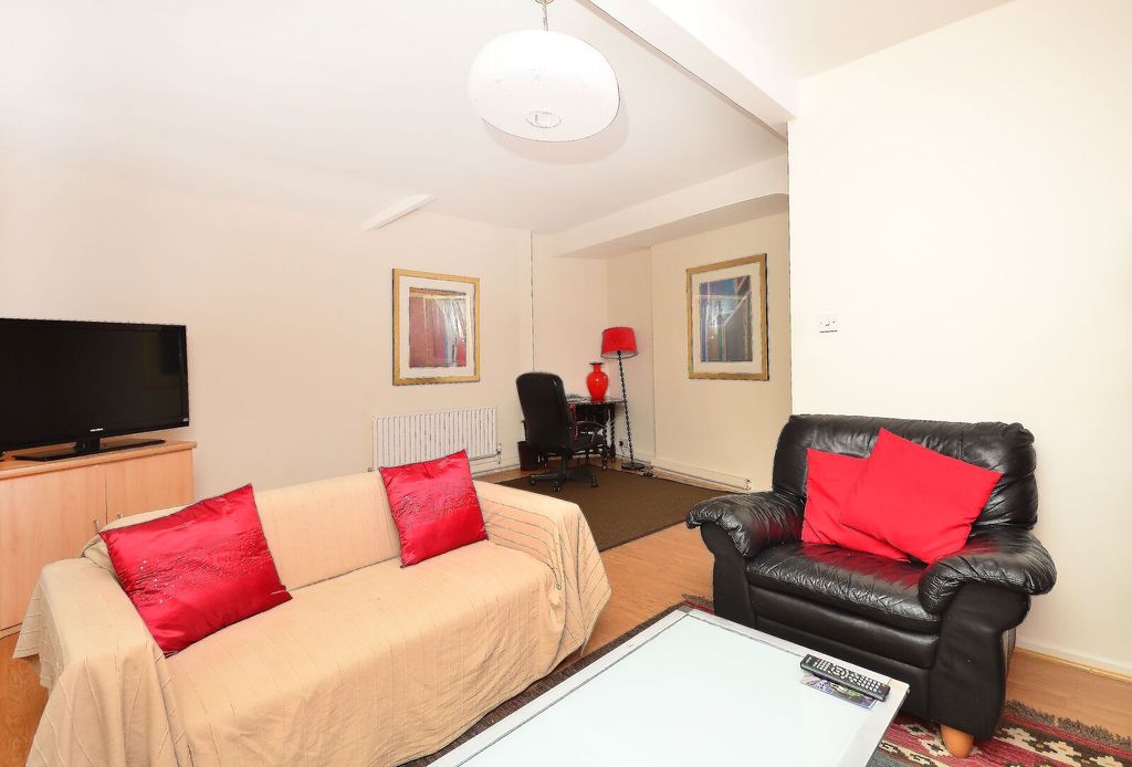 Property photo 2 of 12