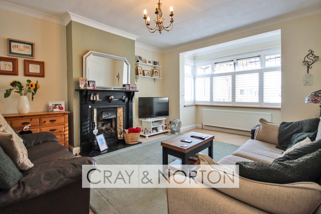 Property photo 1 of 17 Photo 8