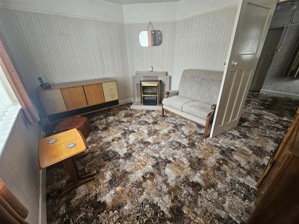 Property photo 2 of 16 Sitting Room.Jpg