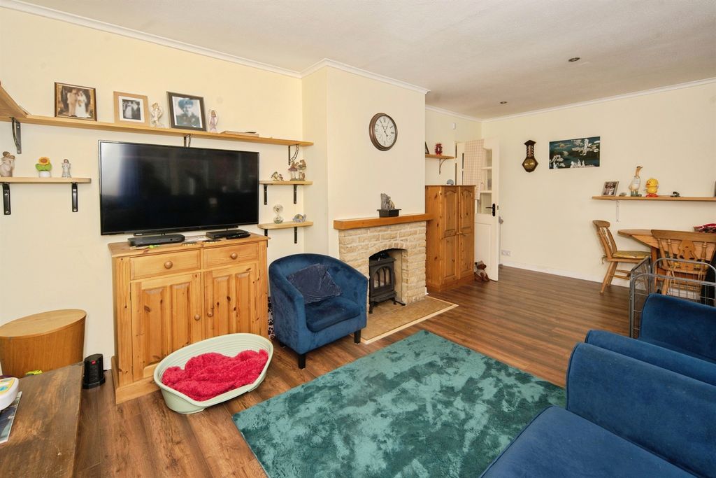 Property photo 2 of 19