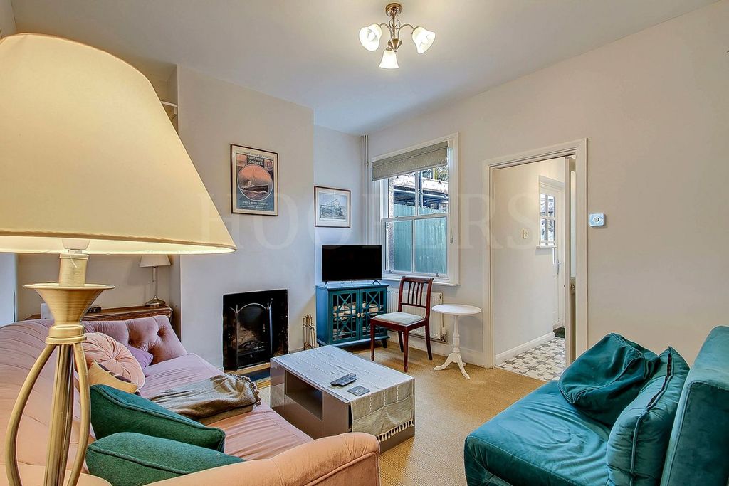 Property photo 1 of 12