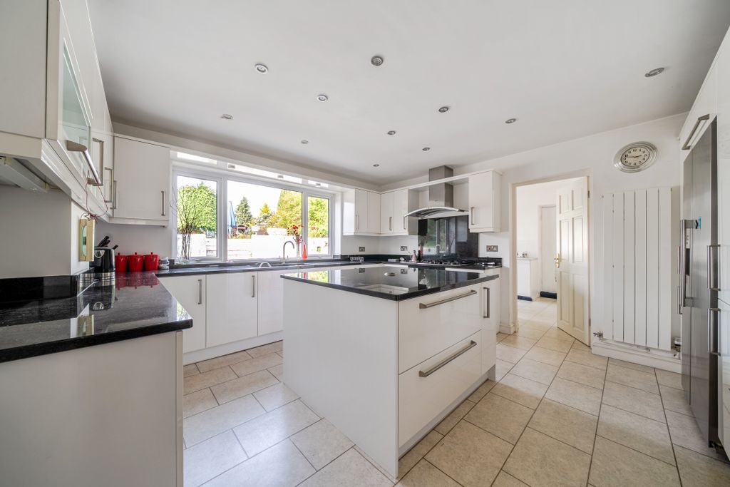 Property photo 3 of 15 1424327-10-69A9c37177509