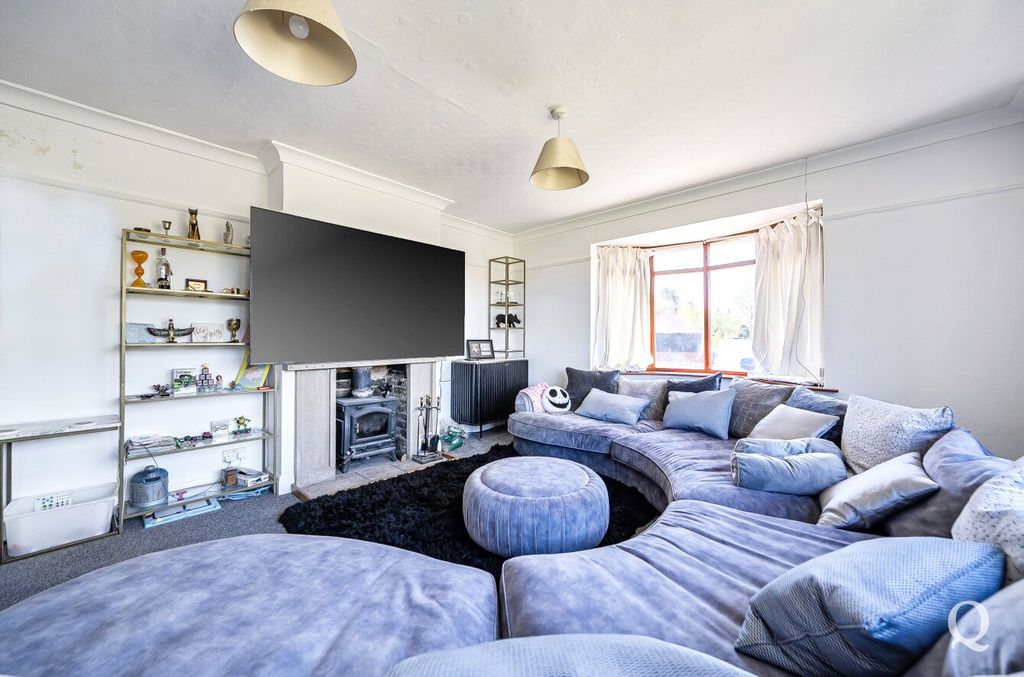 Property photo 2 of 38 Picture No. 03