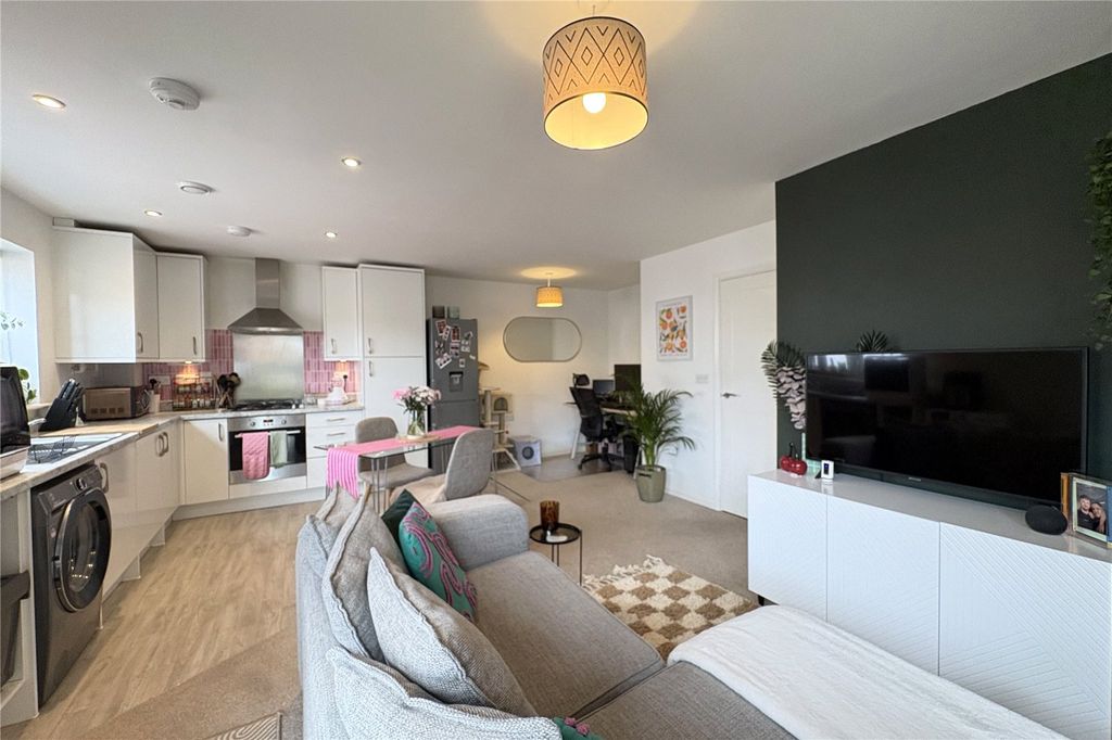 Property photo 3 of 11 Picture No. 14