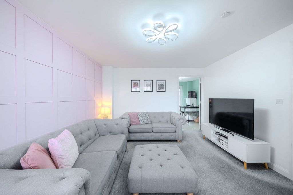 Property photo 3 of 30