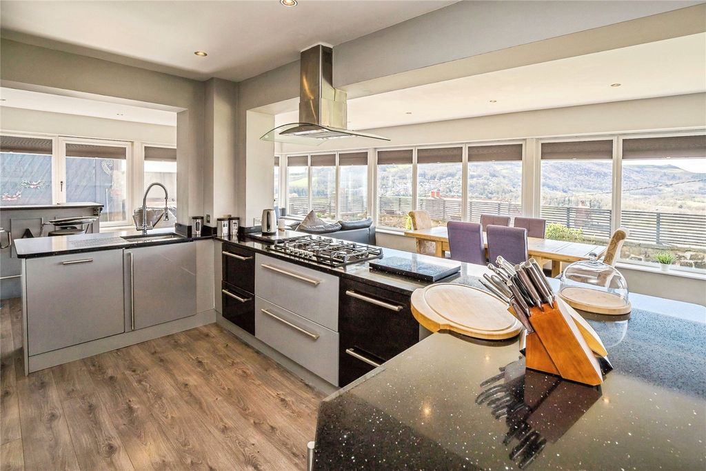 Additional image 4 of 5 bed bungalow for saleTan Y Graig, Cefn Mawr, Wrexham, Wrecsam LL14