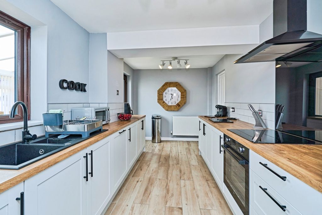 Property photo 3 of 20 Pbox-Img.Jpg