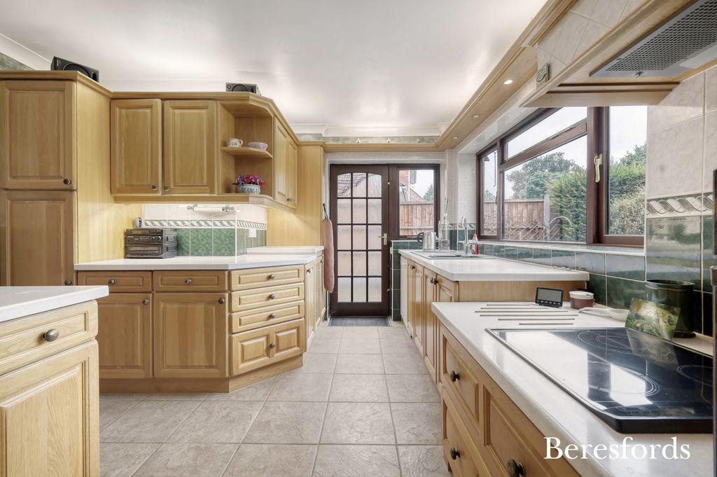 Property photo 2 of 23 Picture No. 14