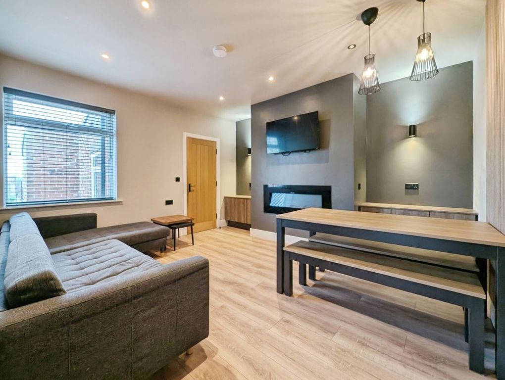 Property photo 3 of 10 Photo 12