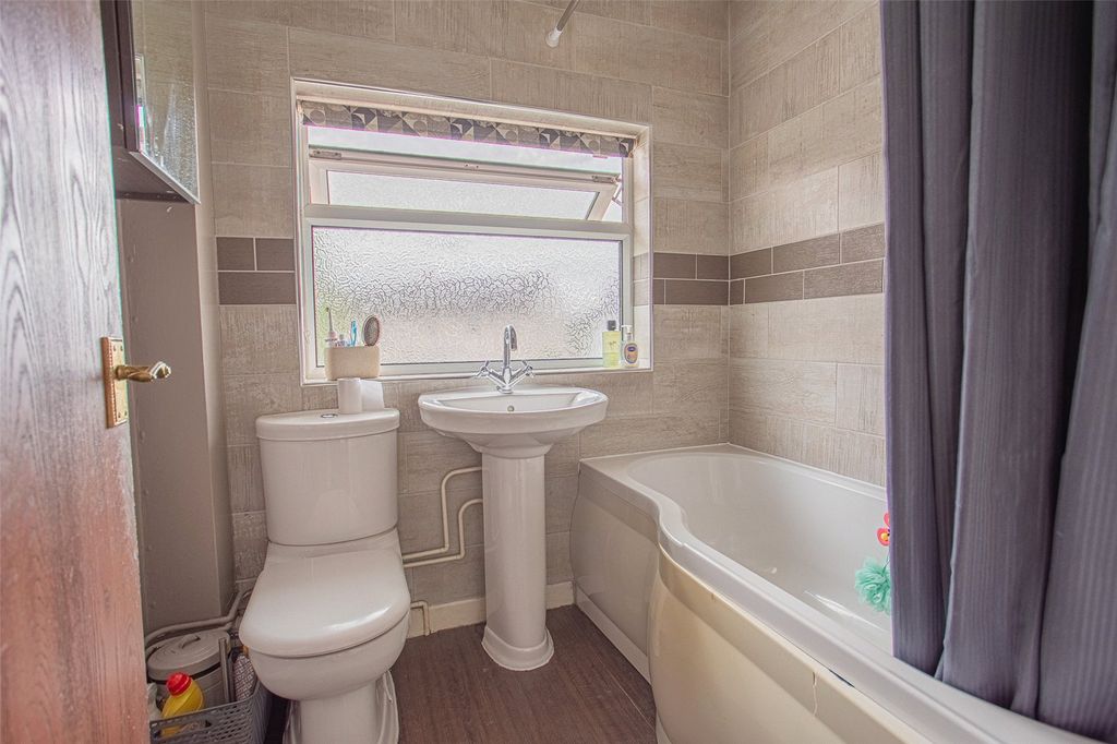 Property photo 3 of 12 Picture No. 04