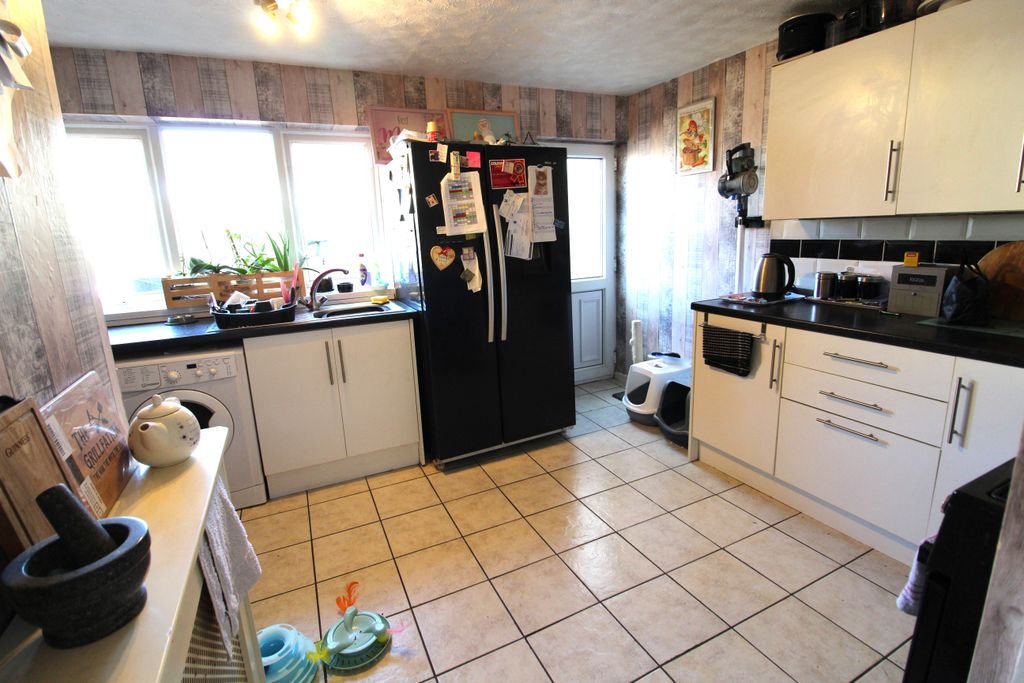 Property photo 3 of 8 Img_8899