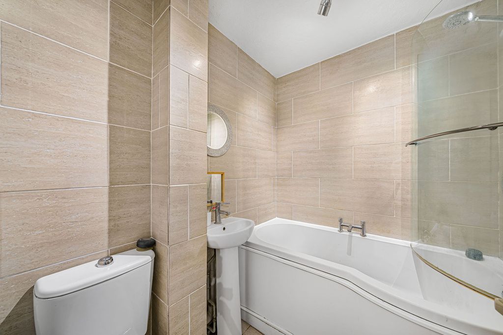 Property photo 3 of 13 Bathroom