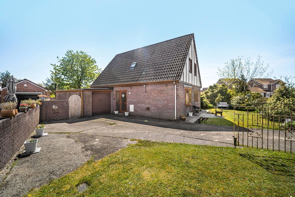 Property photo 3 of 47