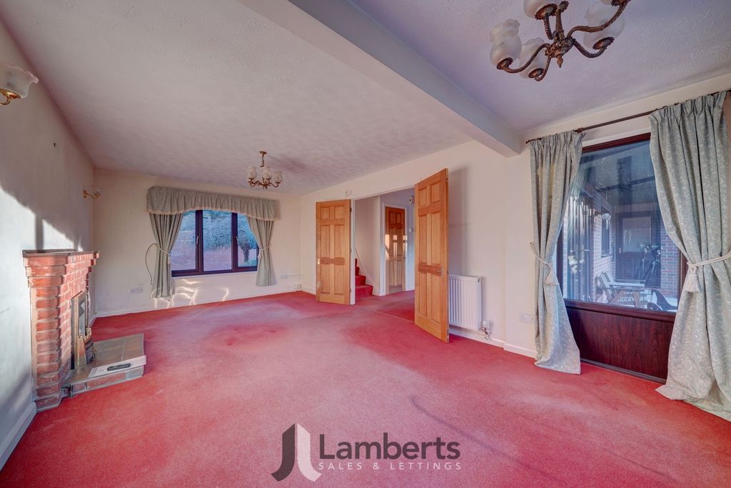 Property photo 2 of 30 Lounge