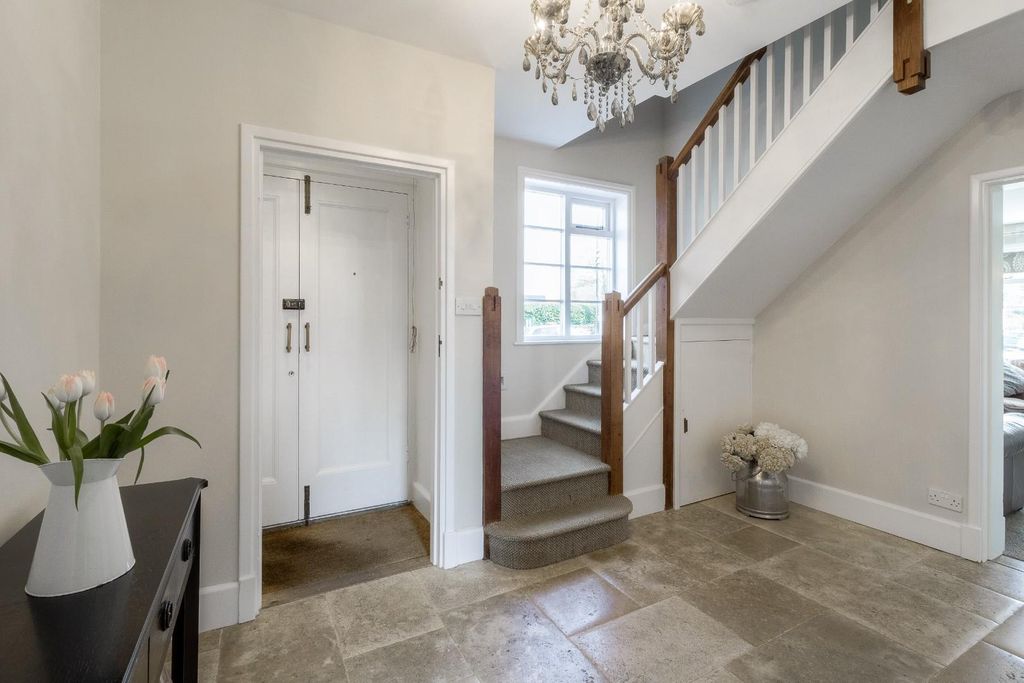 Property photo 2 of 41 Garage House 004.Jpg