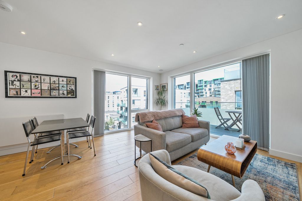 Property photo 2 of 14 1507966-12-6A85B7...